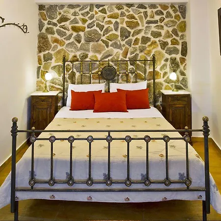 اسمارو استوديوز 4*