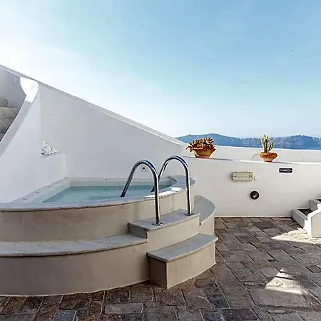 Smaro Apartmanhotel 4*