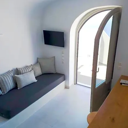 Smaro Apartmanhotel 4*