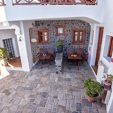 Smaro Apartmanhotel
