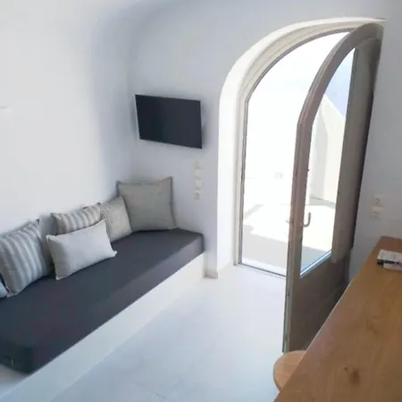 Smaro Apartmanhotel 4*