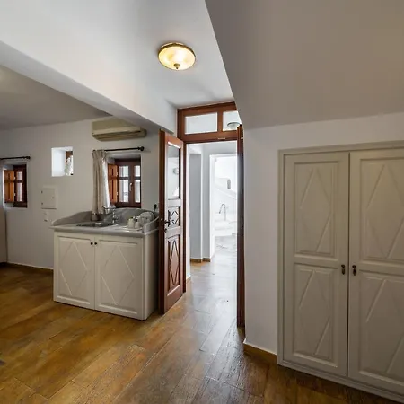 מלון דירות Smaro פירוסטפני