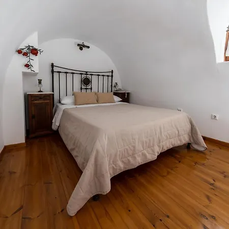 Smaro פירוסטפני