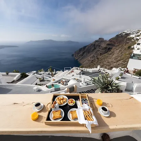 Smaro מלון דירות 4*