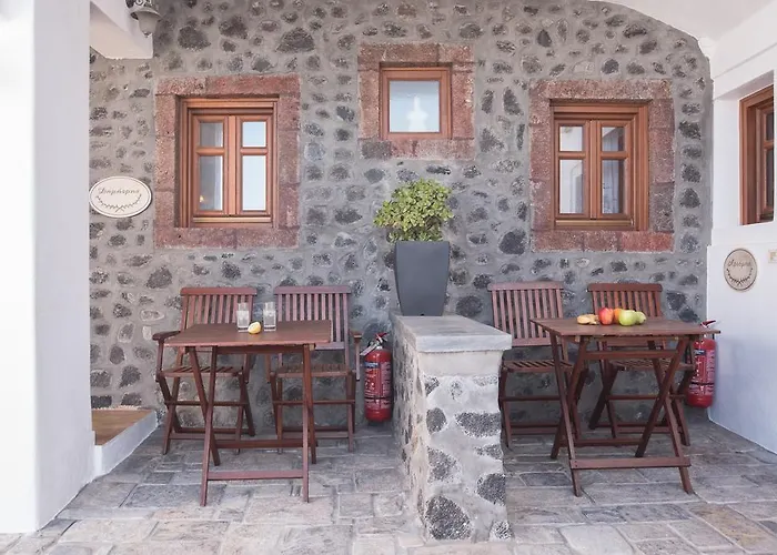 Smaro Aparthotel Firostefani